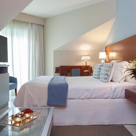 Carlos I Silgar Szálloda 4*