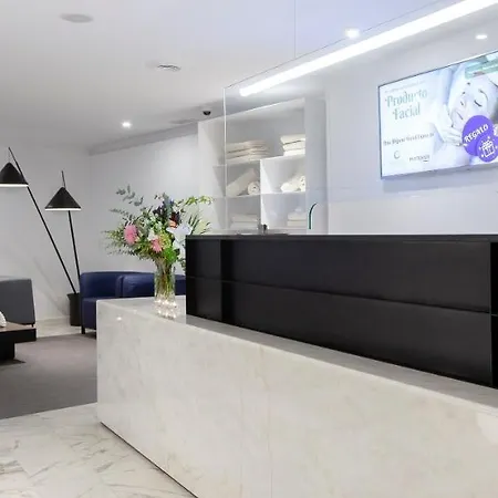 Carlos I Silgar فندق