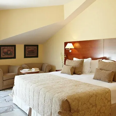 Carlos I Silgar فندق 4*